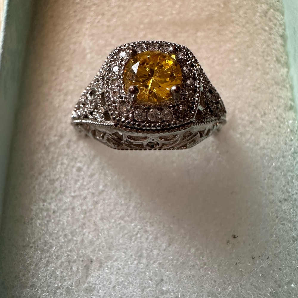Elegant Sterling  Silver and Yellow Gemstone Ring - Picture 3 of 12
